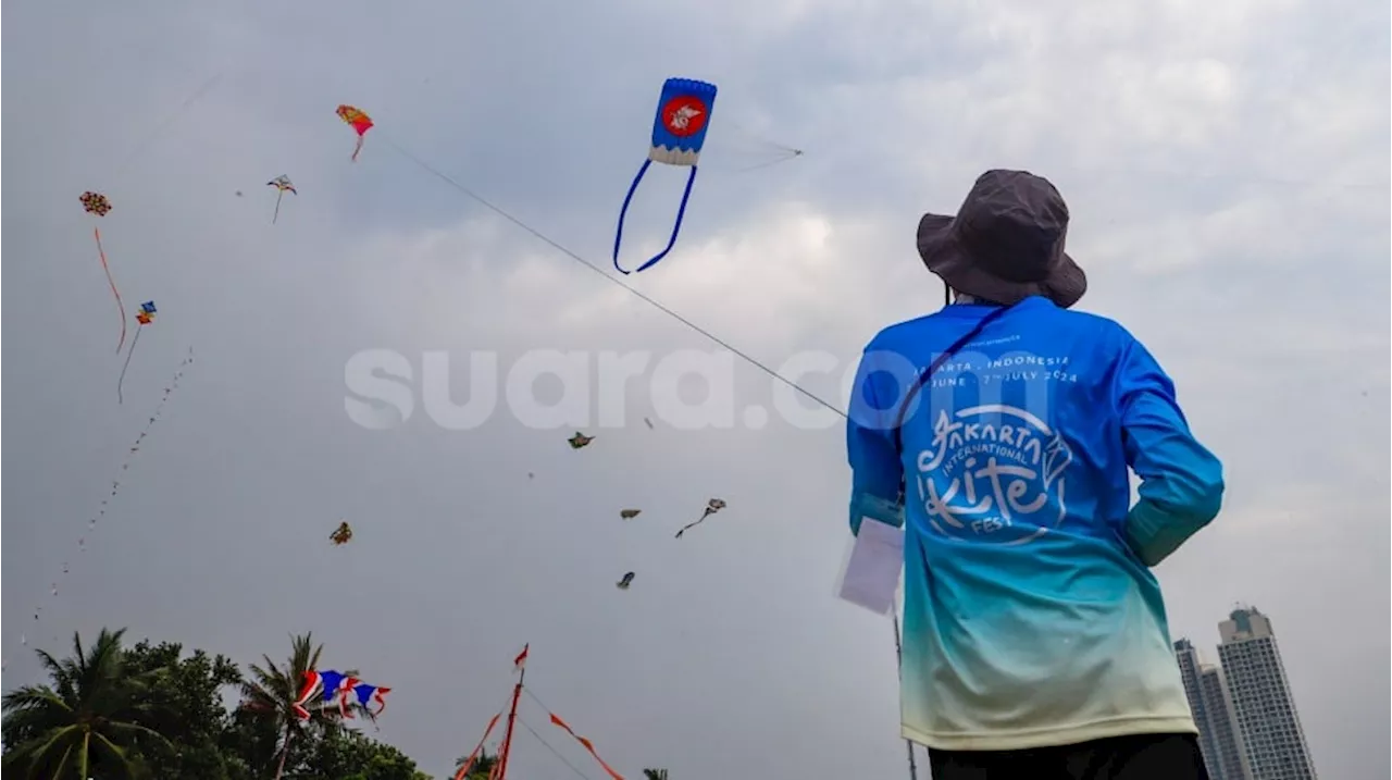 Warna-warni Langit Ancol saat Festival Layang-layang Internasional