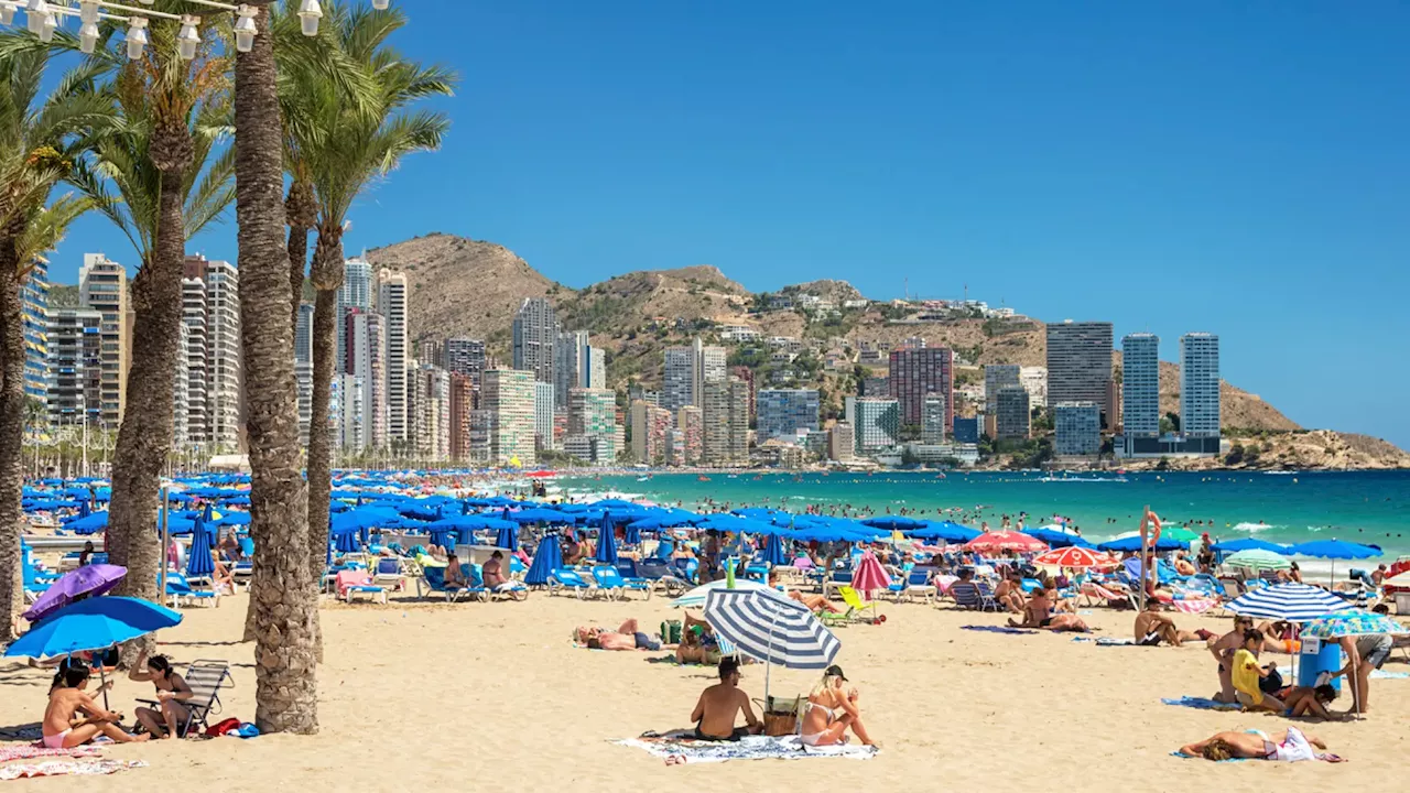 Esta es la playa más concurrida de Europa: está en 'la Nueva York del Mediterráneo'