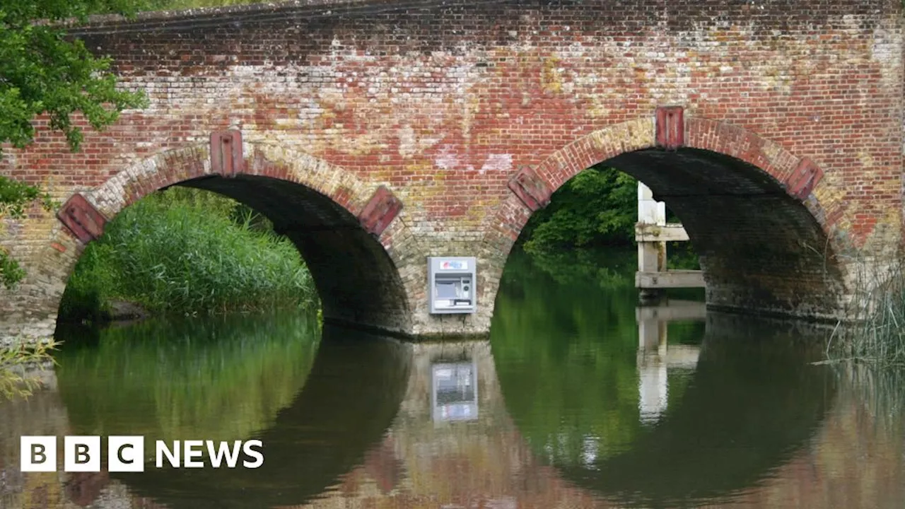 Sonning Bridge: Cash machine appears on side of bridge