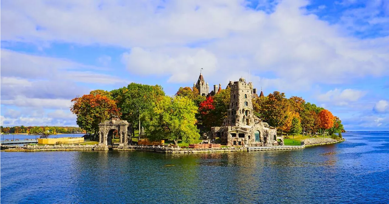 This 5-day Ontario cruise takes you past a historic castle in the Saint Lawrence River