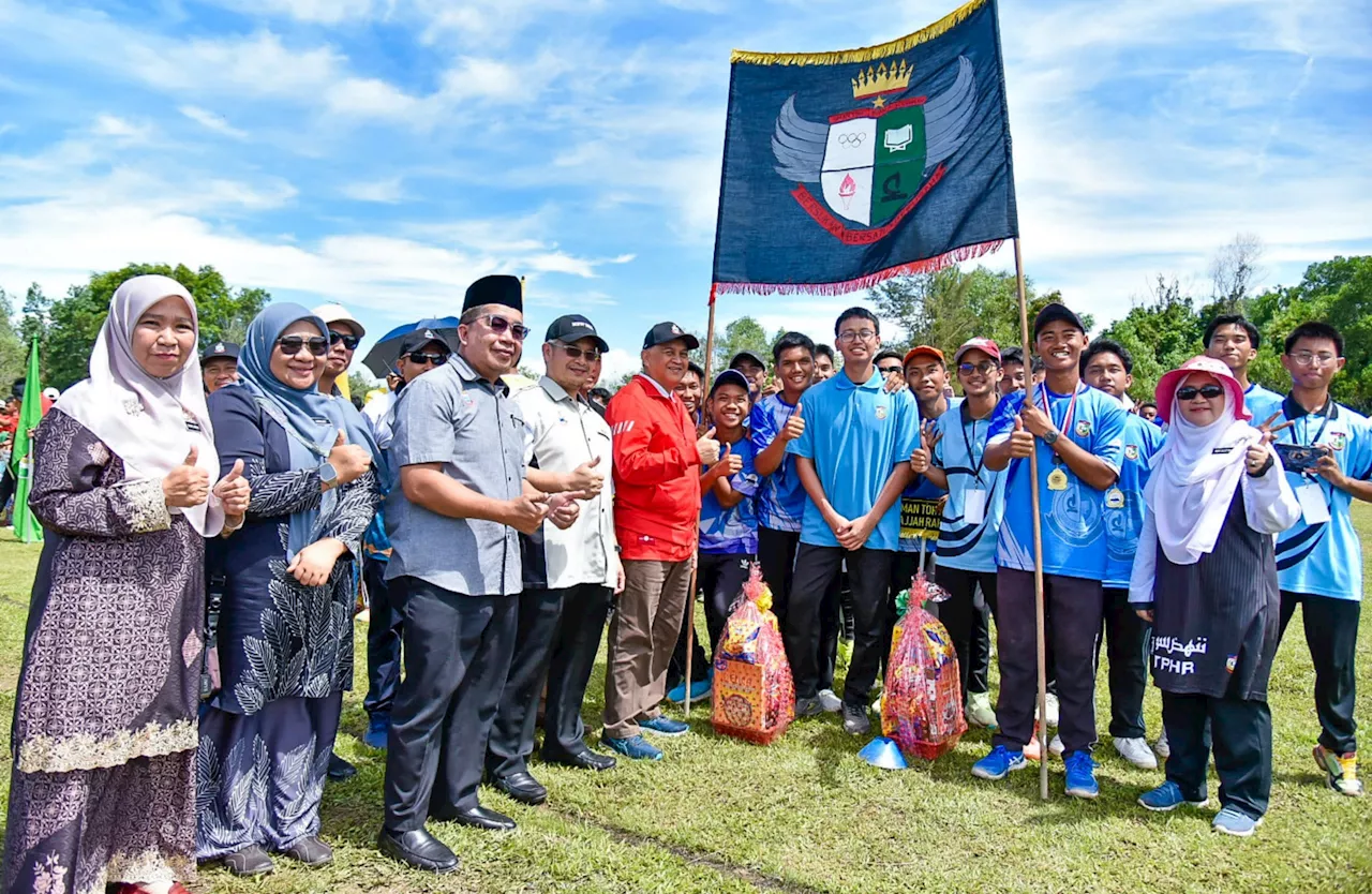 Stadium mini RM3.5 juta untuk SMAN Toh Puan Hajah Rahmah