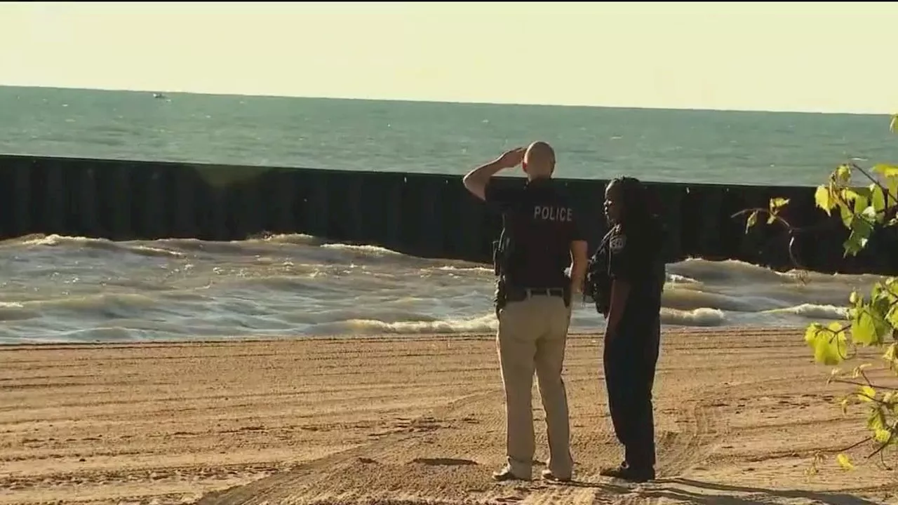 Body pulled from Lake Michigan matches description of missing Evanston swimmer: officials