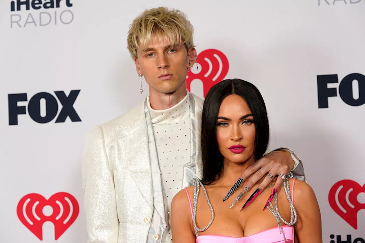 Меган Фокс и Machine Gun Kelly засняли на вечеринке после слухов о паузе в отношениях