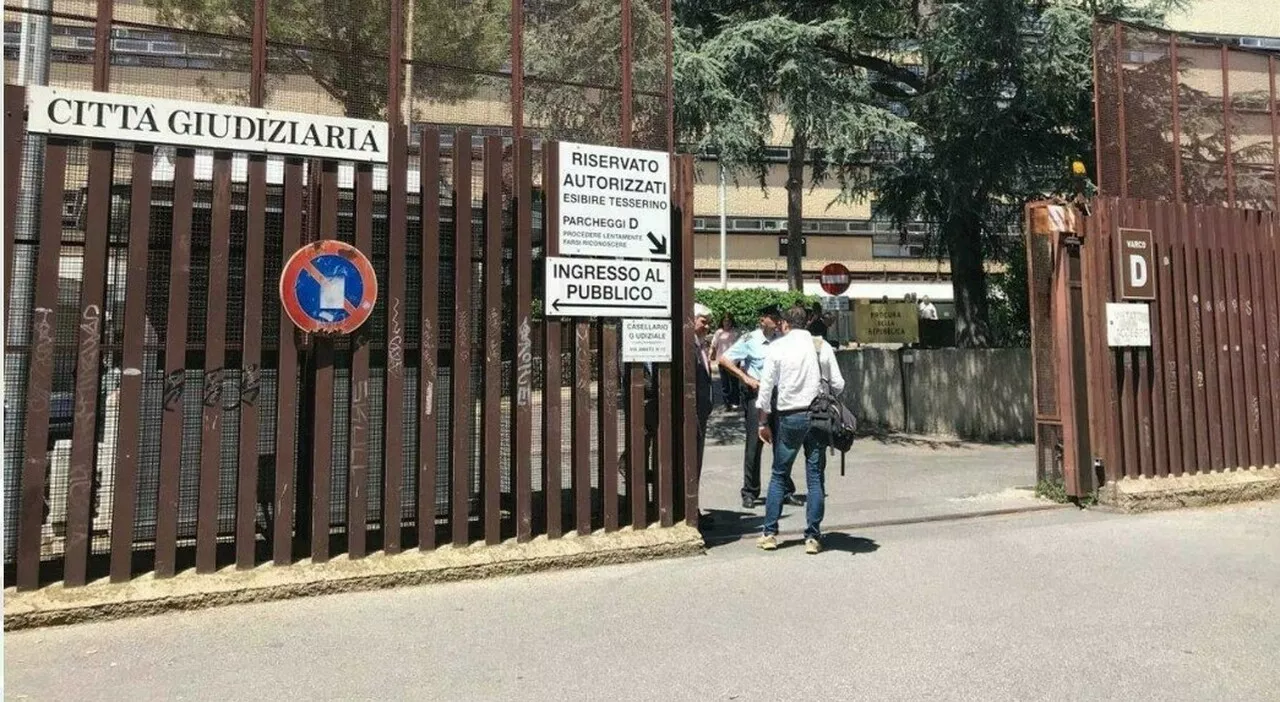 Roma, abusa di una sua alunna: condannato l’insegnante