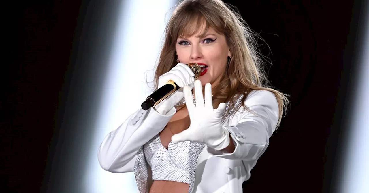 Taylor Swift wears Irish designer's €195 gloves on stage for Eras Tour