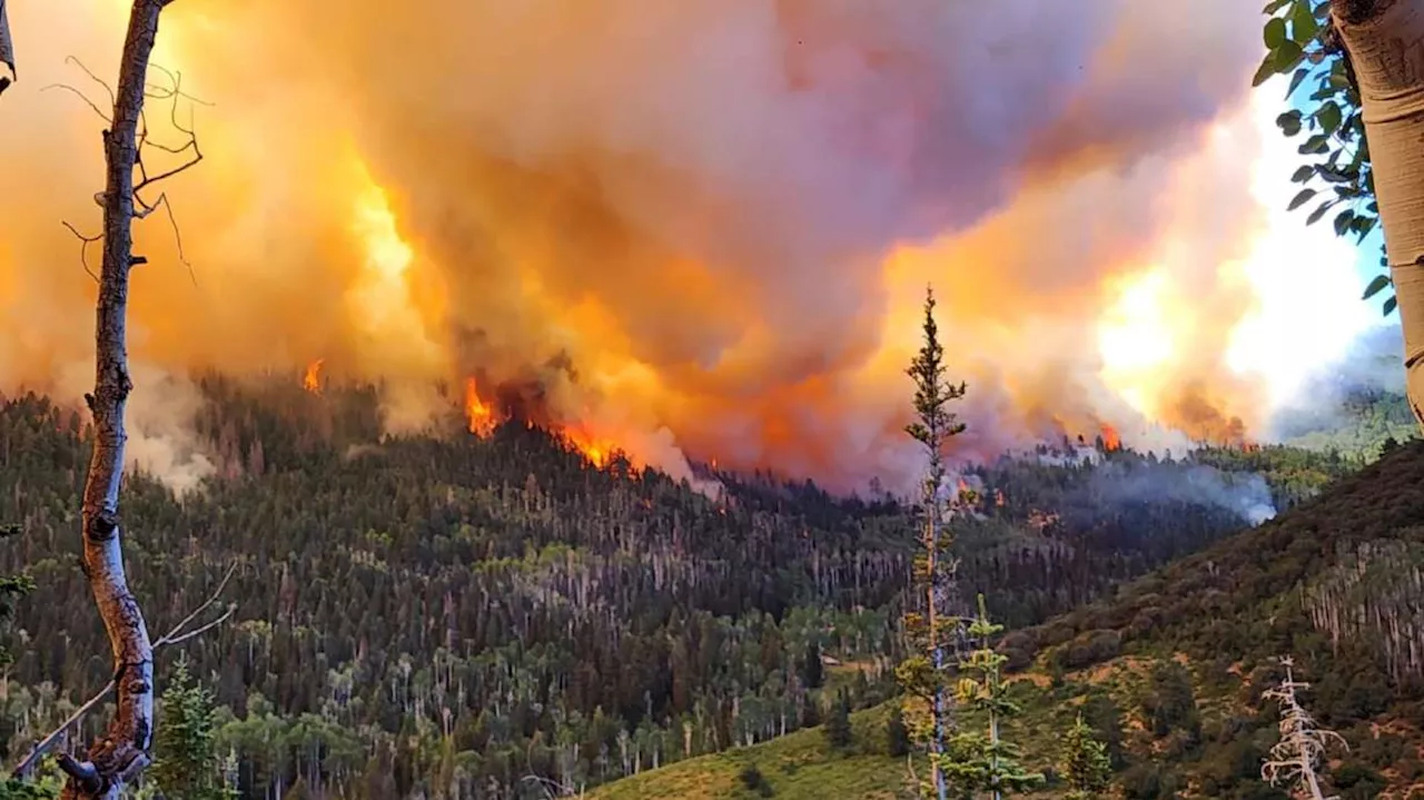 Fire reaches nearly 700 acres in southern Utah, threatening historic structures