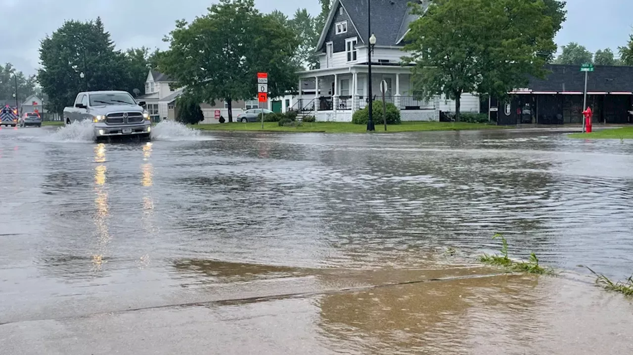 Wisconsin flash flooding situations stabilize, officials urge residents to stay cautious