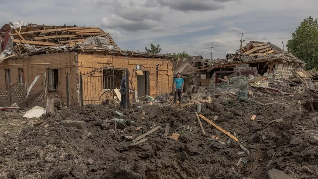 Guerre en Ukraine : 'Ils creusent leurs propres tombes', les Russes avancent sous les positions ukrainiennes e