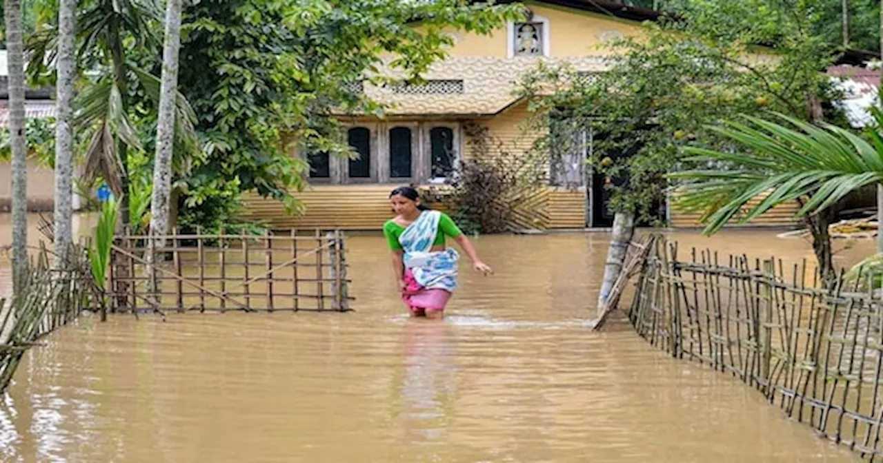 Assam Flood Update: असम के 30 ज़िलों में बाढ़ से हाहाकार, करीब 24 लाख लोग प्रभावित