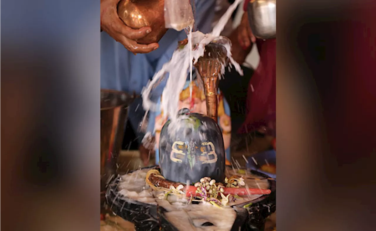 Sawan Shivratri 2024 : जानिए कब है सावन की शिवरात्रि, नोट कर लीजिए शिवलिंग पर जलाभिषेक का शुभ समय