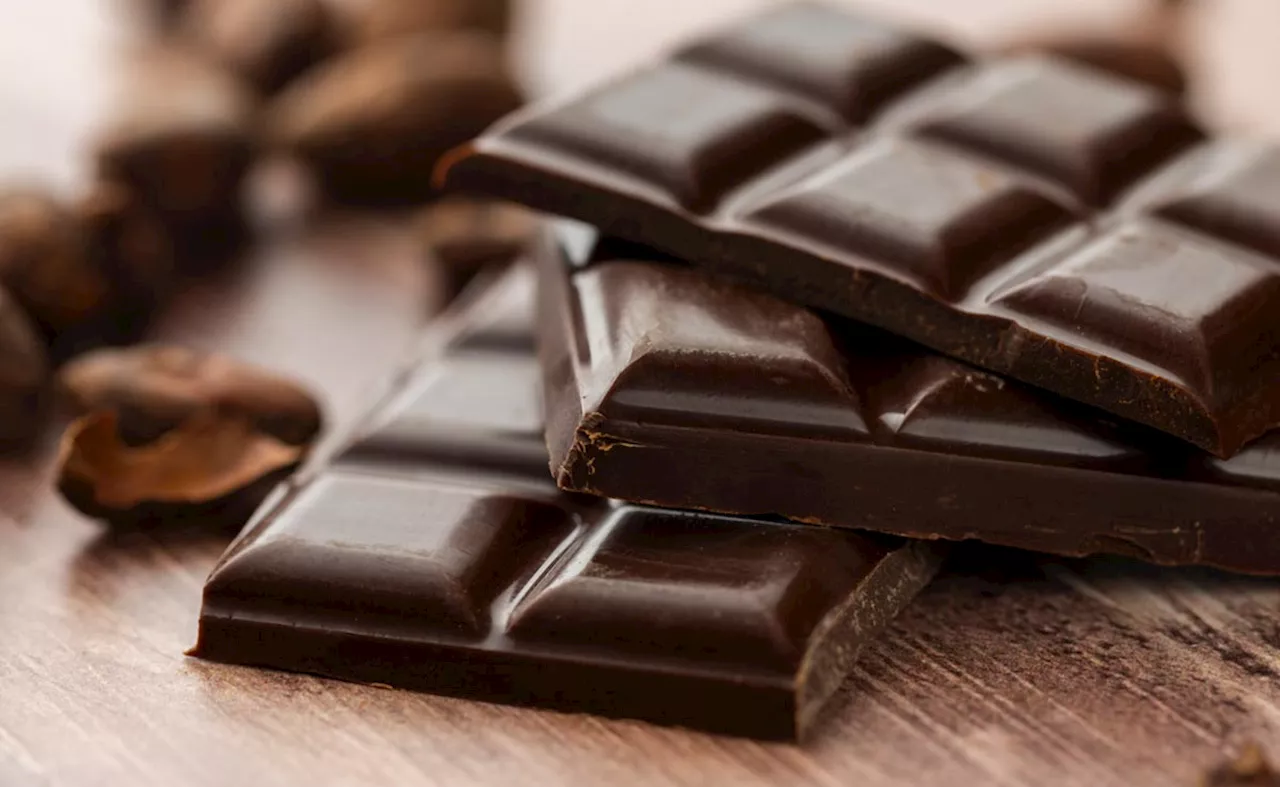 World Chocolate day 2024 : डार्क चॉकलेट खाने के हैं 7 गजब के फायदे, वजन कम करना भी है शामिल