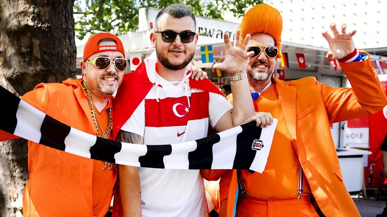 Fans Oranje en Turkije nemen Berlijn over • 'Zonder twijfel meer rood dan oranje in Berlijn'