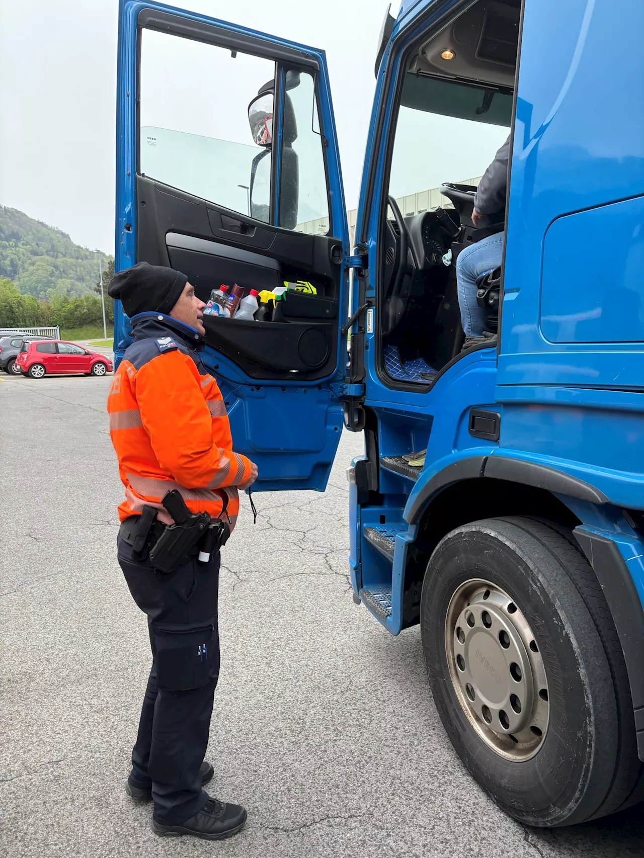 Schwerverkehrskontrolle auf der Autobahn A3