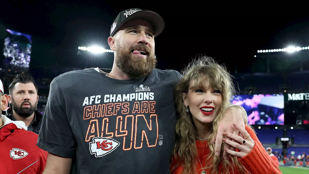 Fans toben: Travis Kelce gibt Taylor Kuss vor Mega-Publikum