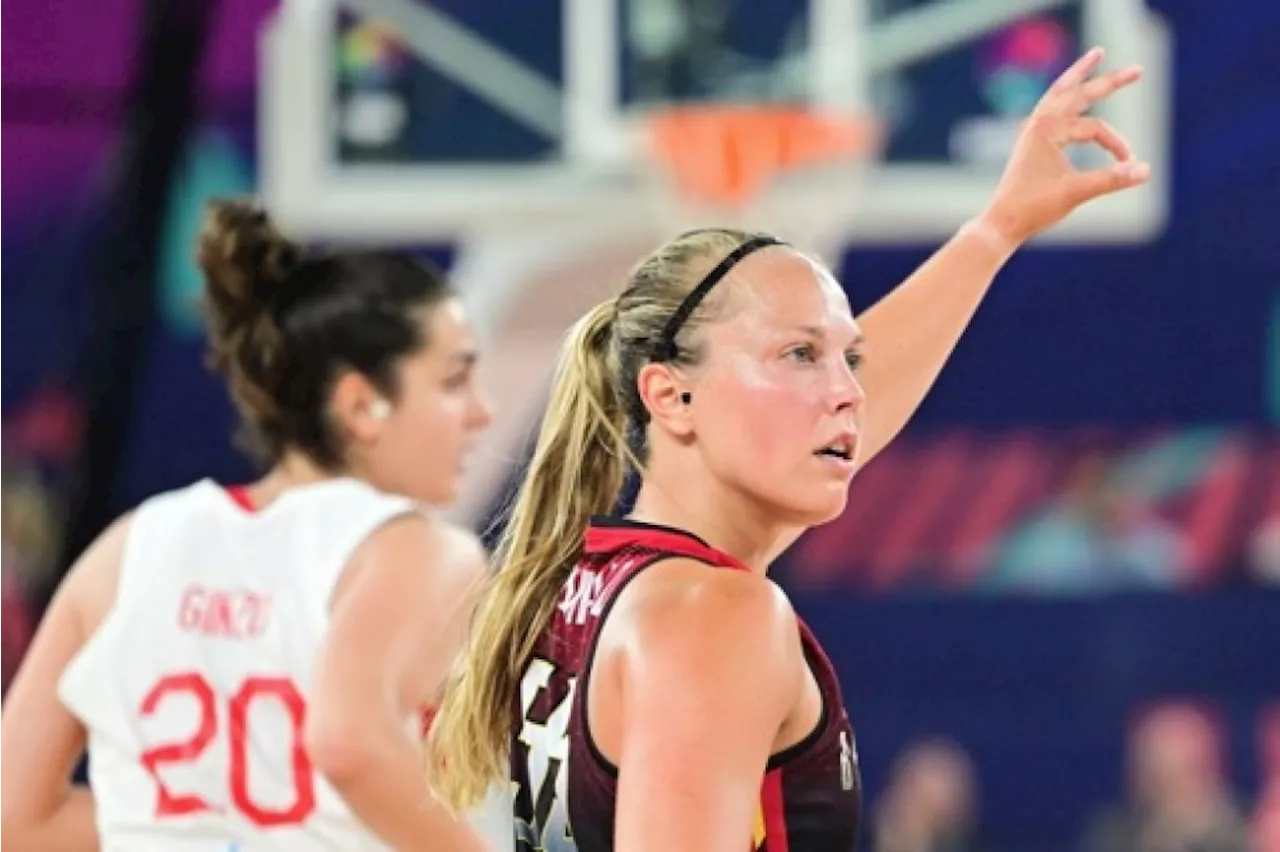 Les 12 Belgian Cats avec Julie Allemand pour les 2es JO du basket féminin