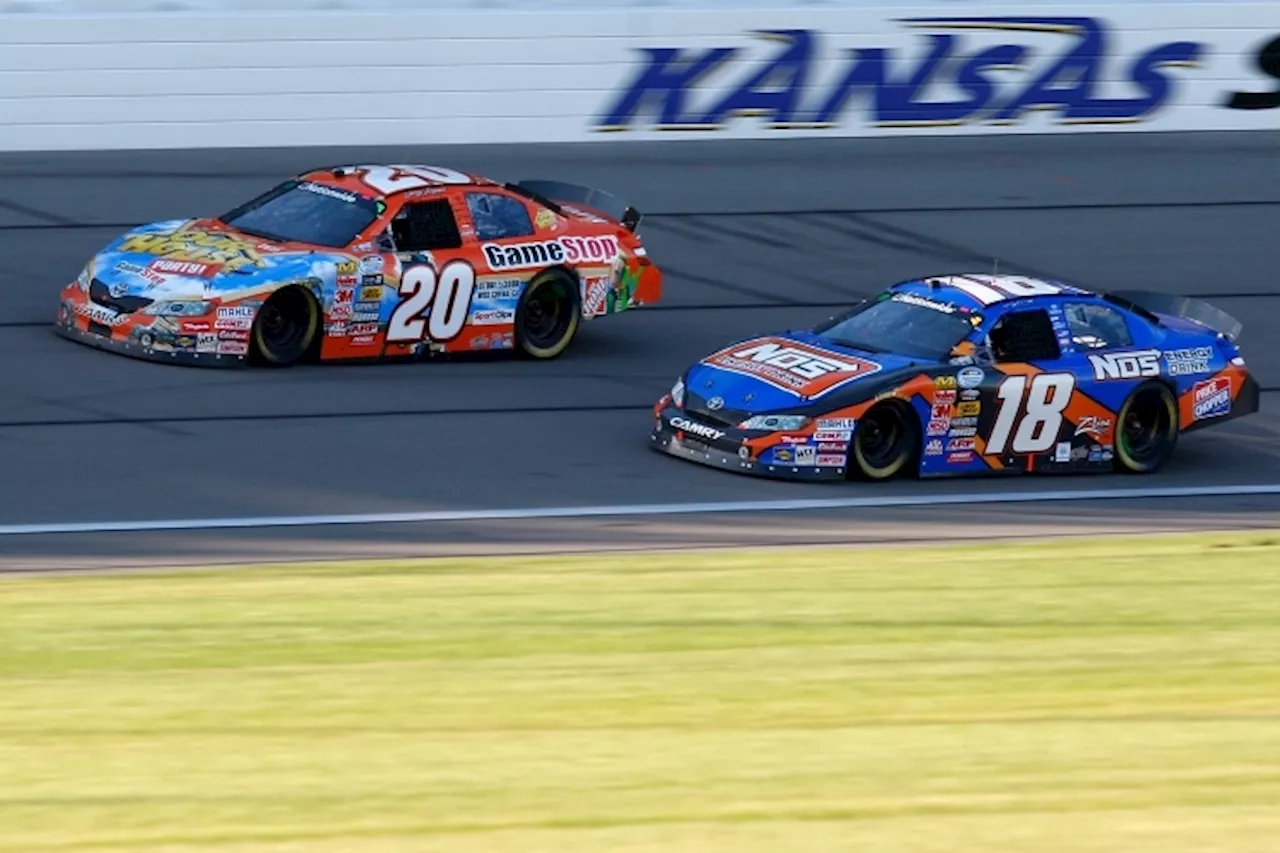 Joey Logano schlägt Kyle Busch
