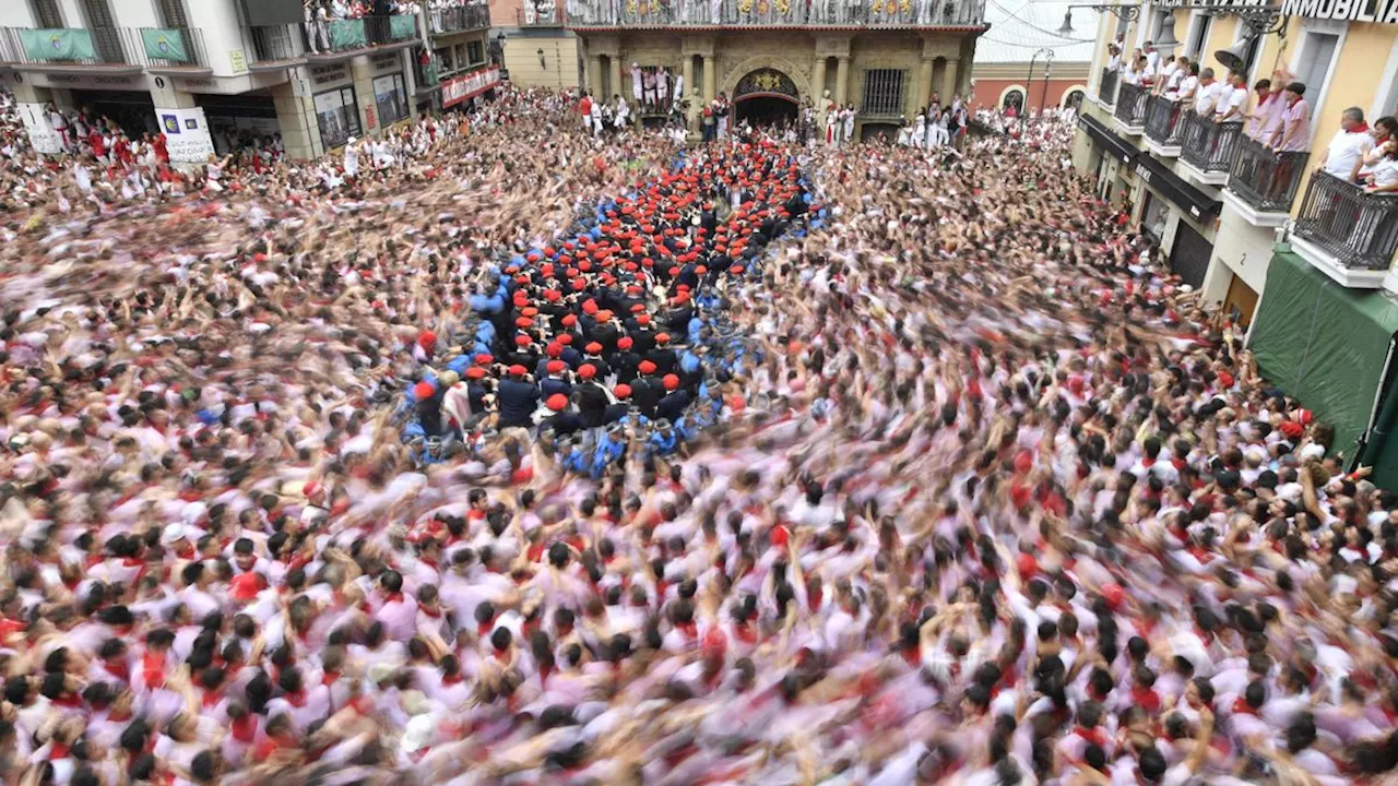 Blutiges Ritual in Spanien: Zehntausende bejubeln Beginn der Stierhatz in Pamplona