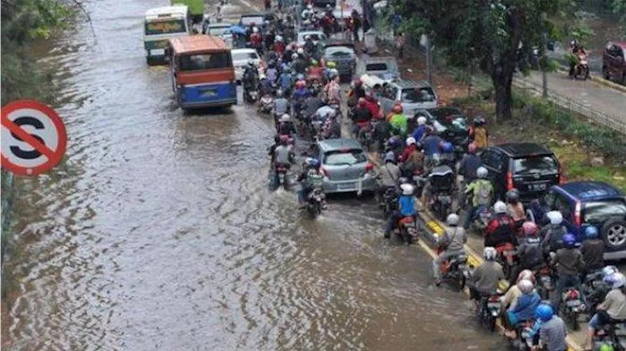 5 RT di Jakarta Tergenang Imbas Guyuran Hujan Sejak Sabtu Siang