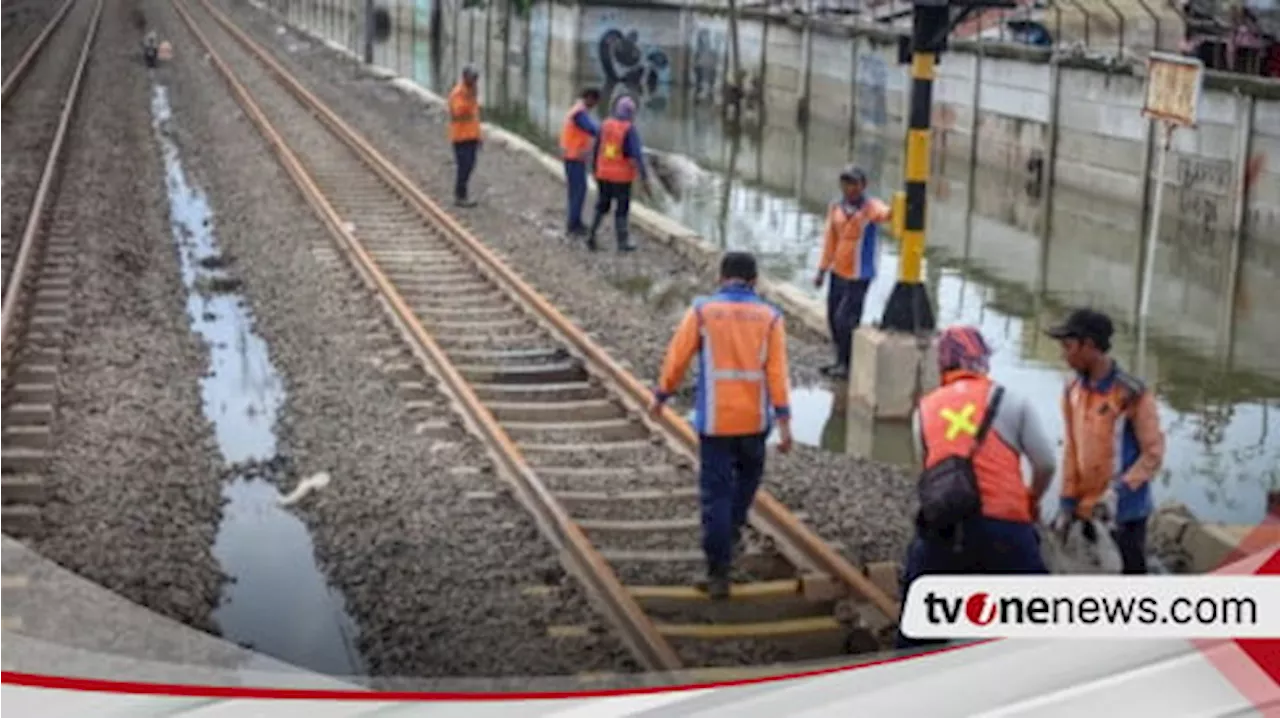 Banjir Sebabkan Perjalanan KRL Tanah Abang-Rangkasbitung Terhambat, Sejumlah Kereta Juga Terlambat