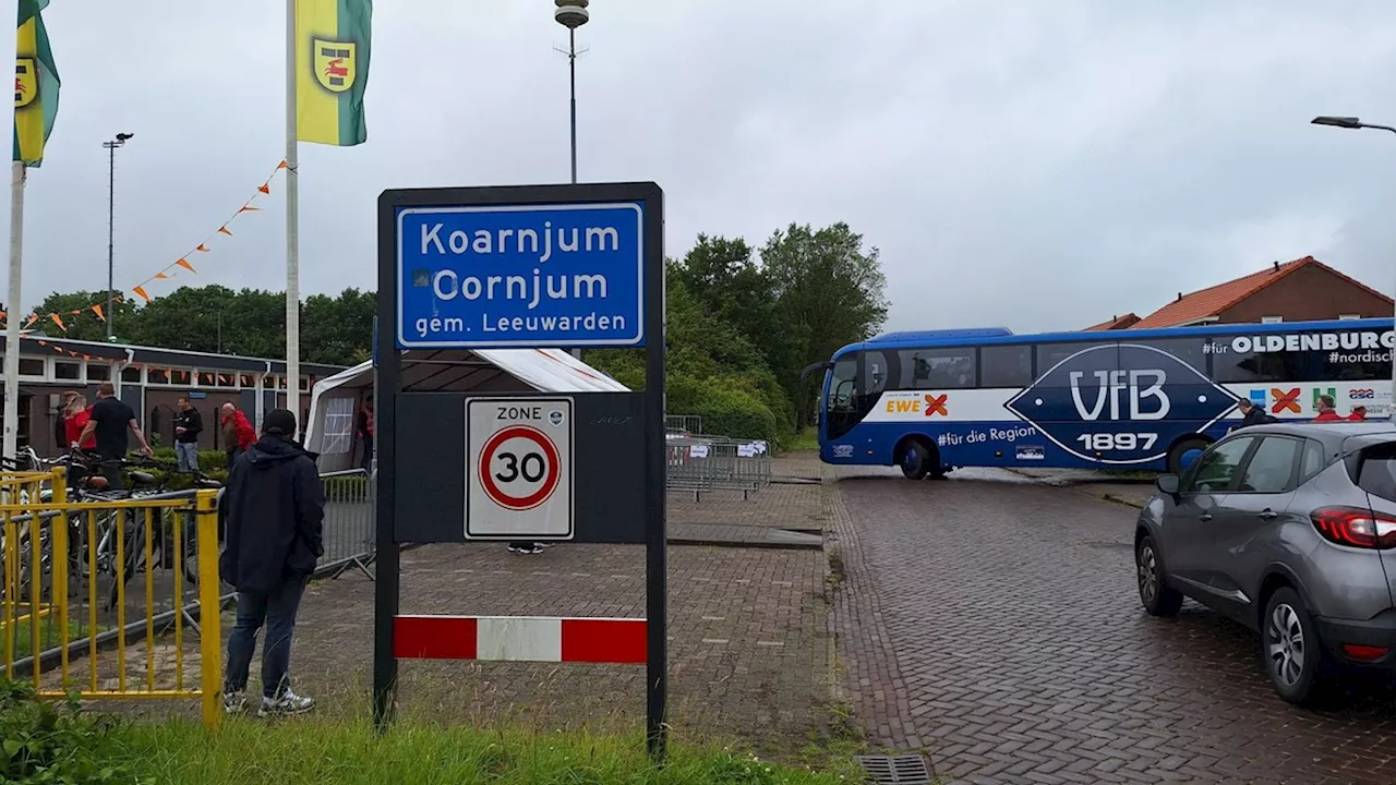 Een Cambuur-traditie in Cornjum, met veel regen en een beetje ravigottesaus