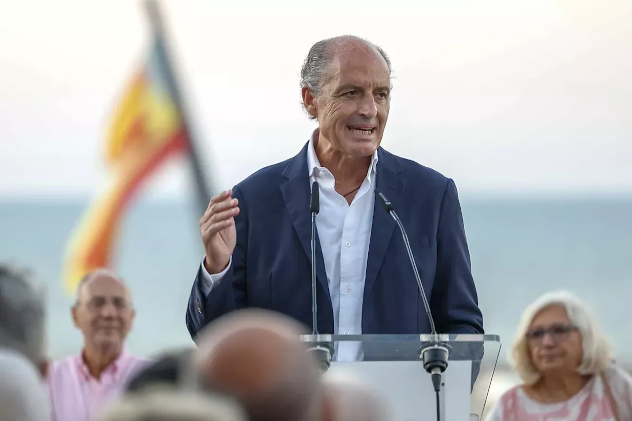 Francisco Camps: multitudinaria soledad en la fiesta por su inocencia