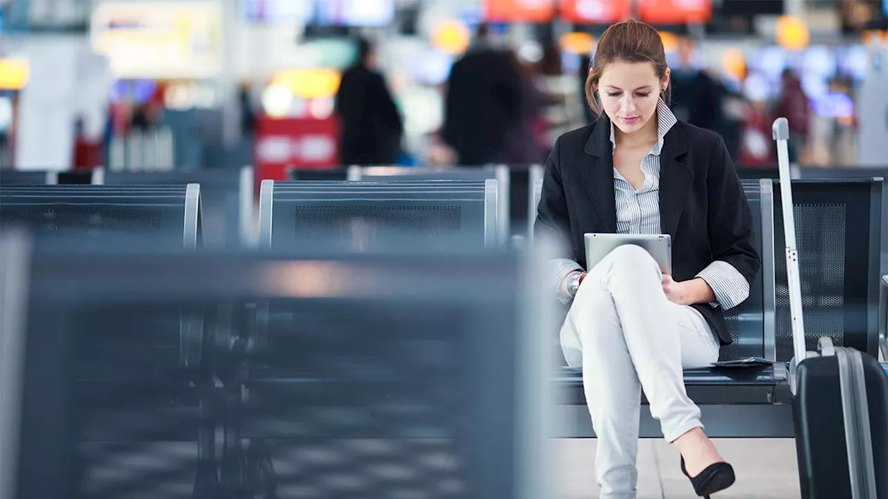 Suka Traveling atau Kerja di Kafe, Yuk Mulai Waspada Internetan Pakai WiFi Publik