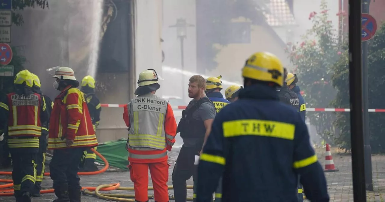 Herforder Bar geht in Flammen auf - Polizei im Großeinsatz