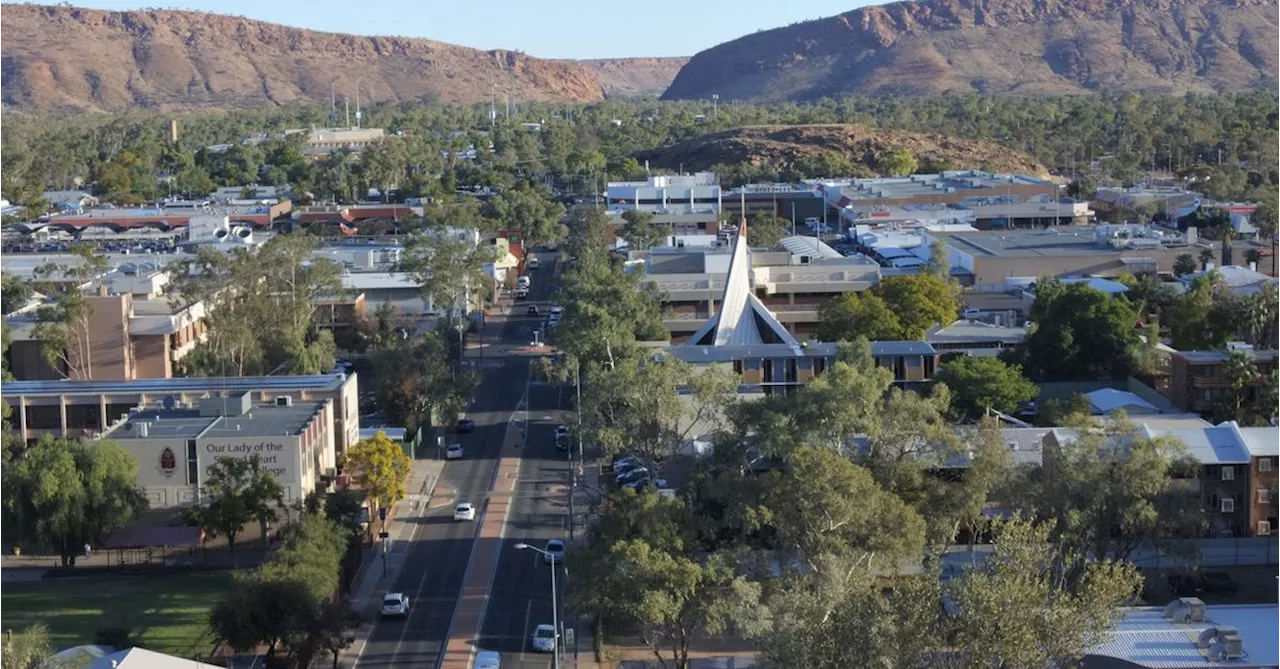 New three-night curfew for Alice Springs after four police allegedly assaulted