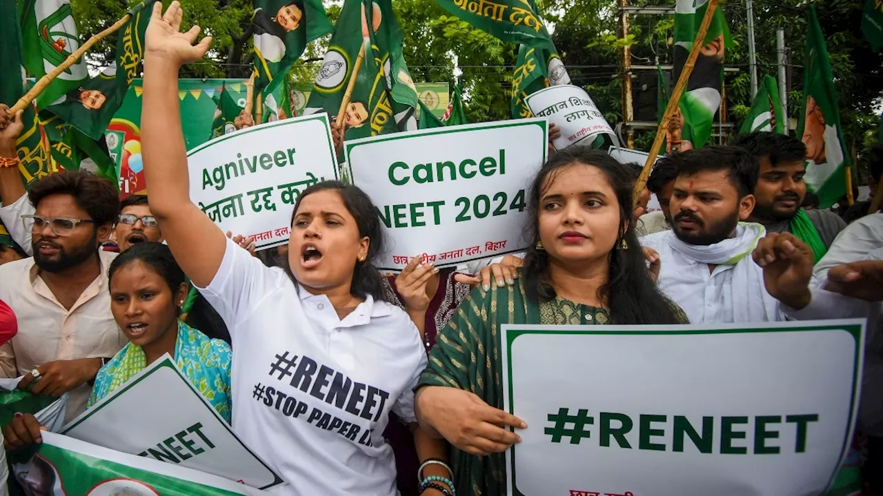 NEET UG Supreme Court Hearing LIVE: सुप्रीम कोर्ट में नीट पर सुनवाई आज, पेपर लीक और री-एग्जाम पर होगी बात