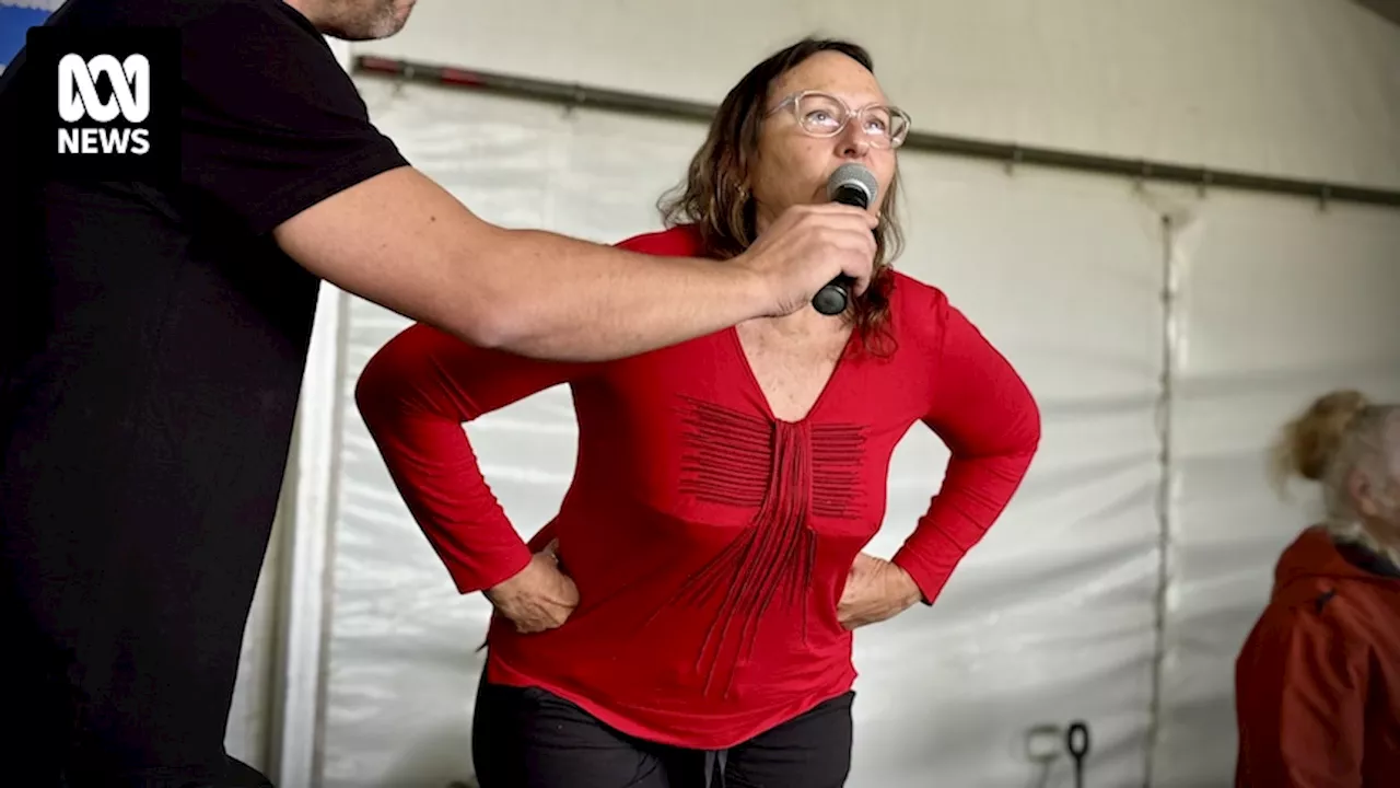 Rooster crowing competition draws crowd at Queensland Garden Expo in Nambour