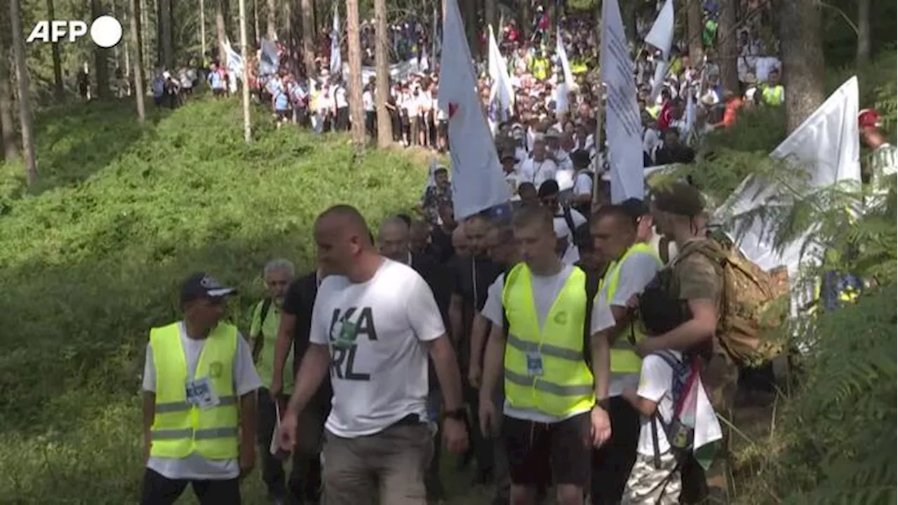 Bosnia, la marcia per ricordare le vittime del genocidio di Srebrenica