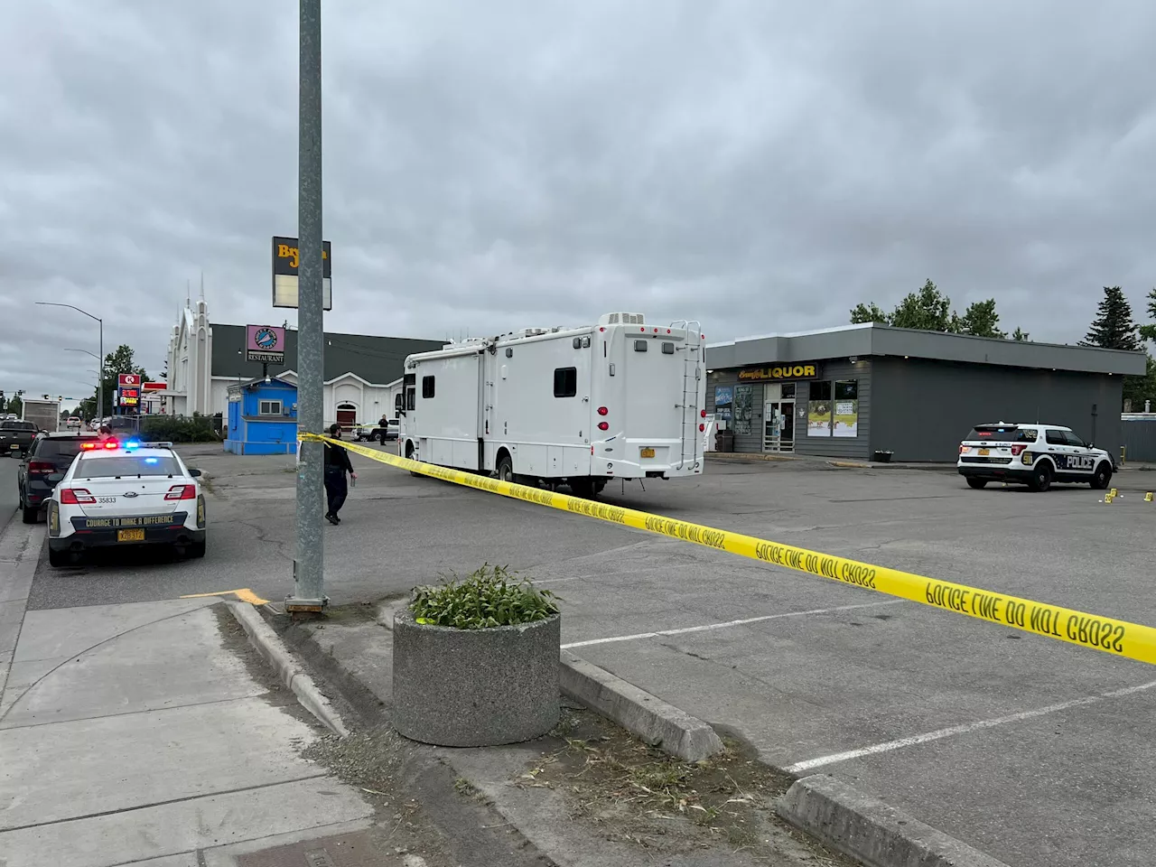 Police shoot and wound man in East Anchorage