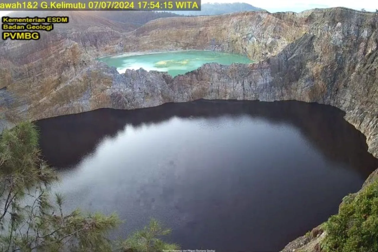 Badan Geologi: Warna Danau Kelimutu, ada aktivitas magma di kawah