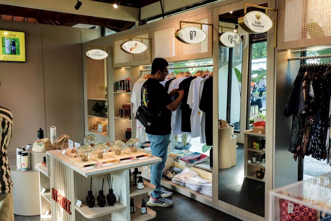 TWC hadirkan 'Prambanan Merchandise Store' hadirkan produk UMKM lokal