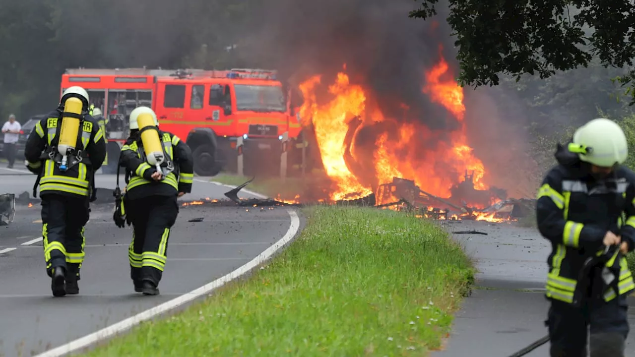 Zwei Verletzte: Transporter mit Gasflaschen explodiert im Kreis Pinneberg