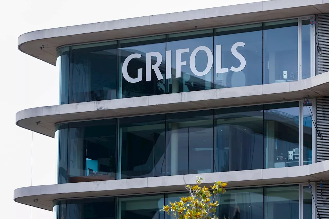 Grifols confirma el interés de la familia y el fondo Brookfield por lanzar una opa para su exclusión de Bolsa