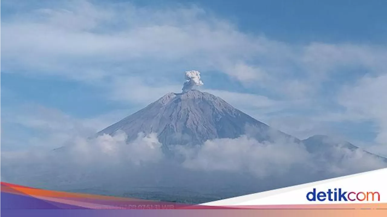 Gunung Semeru 8 Kali Erupsi Sejak Dini Hari