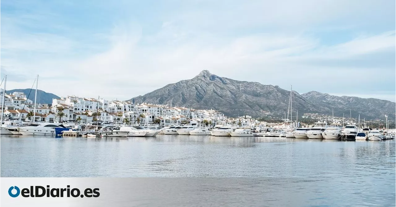 Terrazas contra Lamborghinis en Puerto Banús: comerciantes y hosteleros se disputan el territorio en la meca del lujo