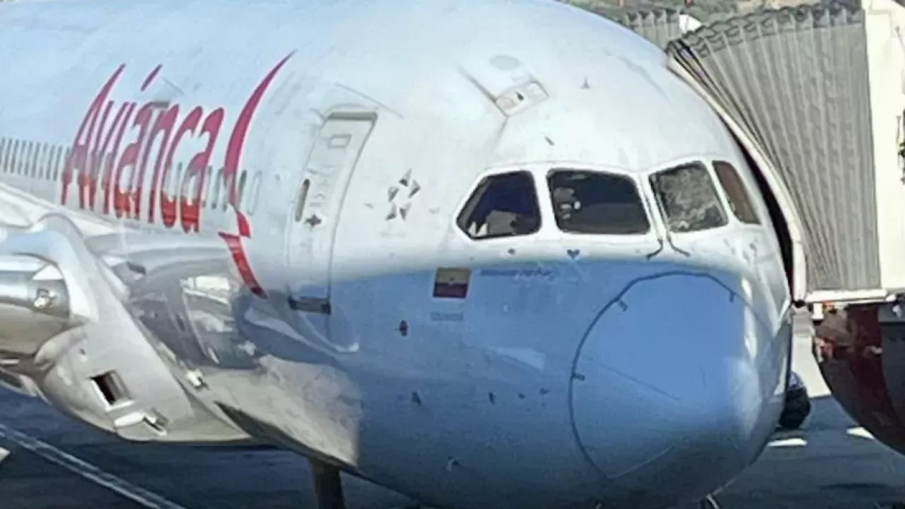 De Vuelo De Avianca Que Iba Para Medellín Tuvo Que Aterrizar De Emergencia La Ventanilla Del 8080