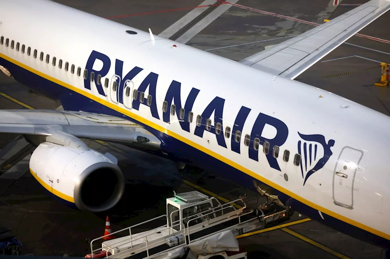 Ryanair-Flug endet im Chaos - Passagier muss am Strand schlafen