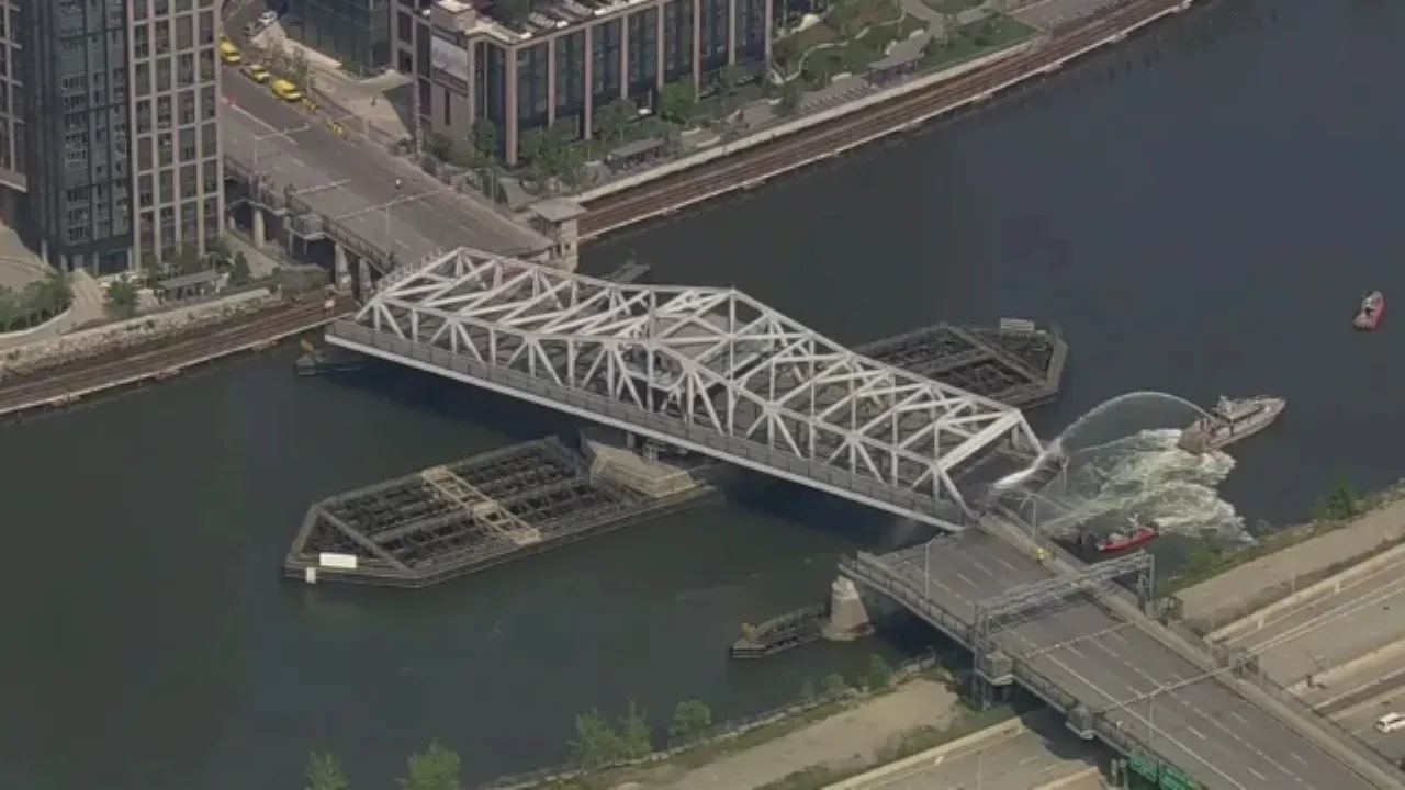 Major New York City bridge gets unexpectedly stuck open as summer temps soar, authorities investigate