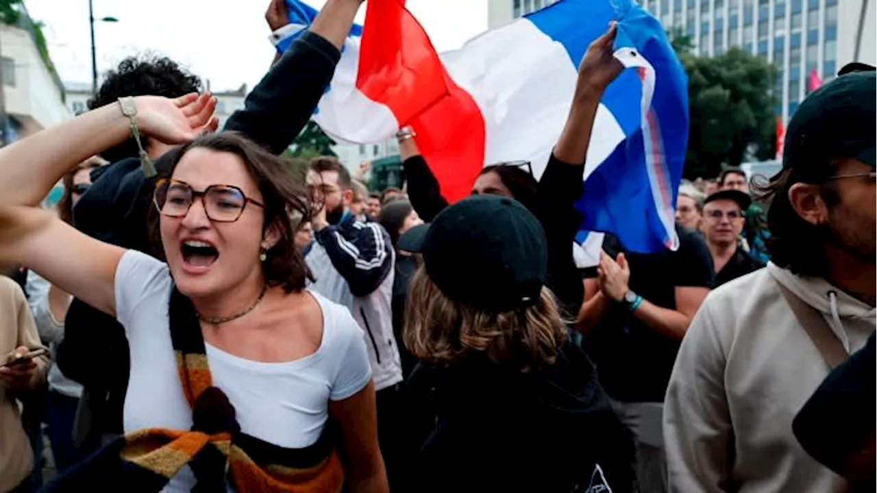Messy French politics point to broader malaise for investors