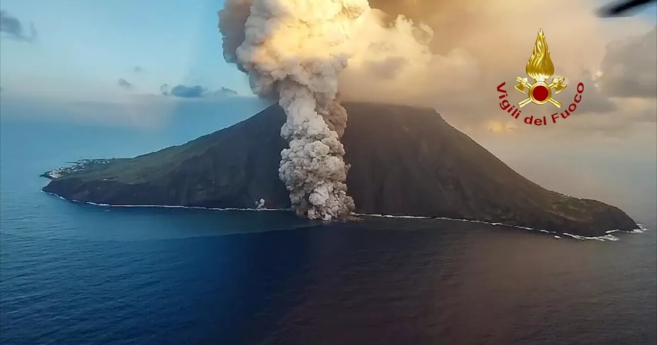 Dopo l'Etna, lo Stromboli, le immagini dell'eruzione