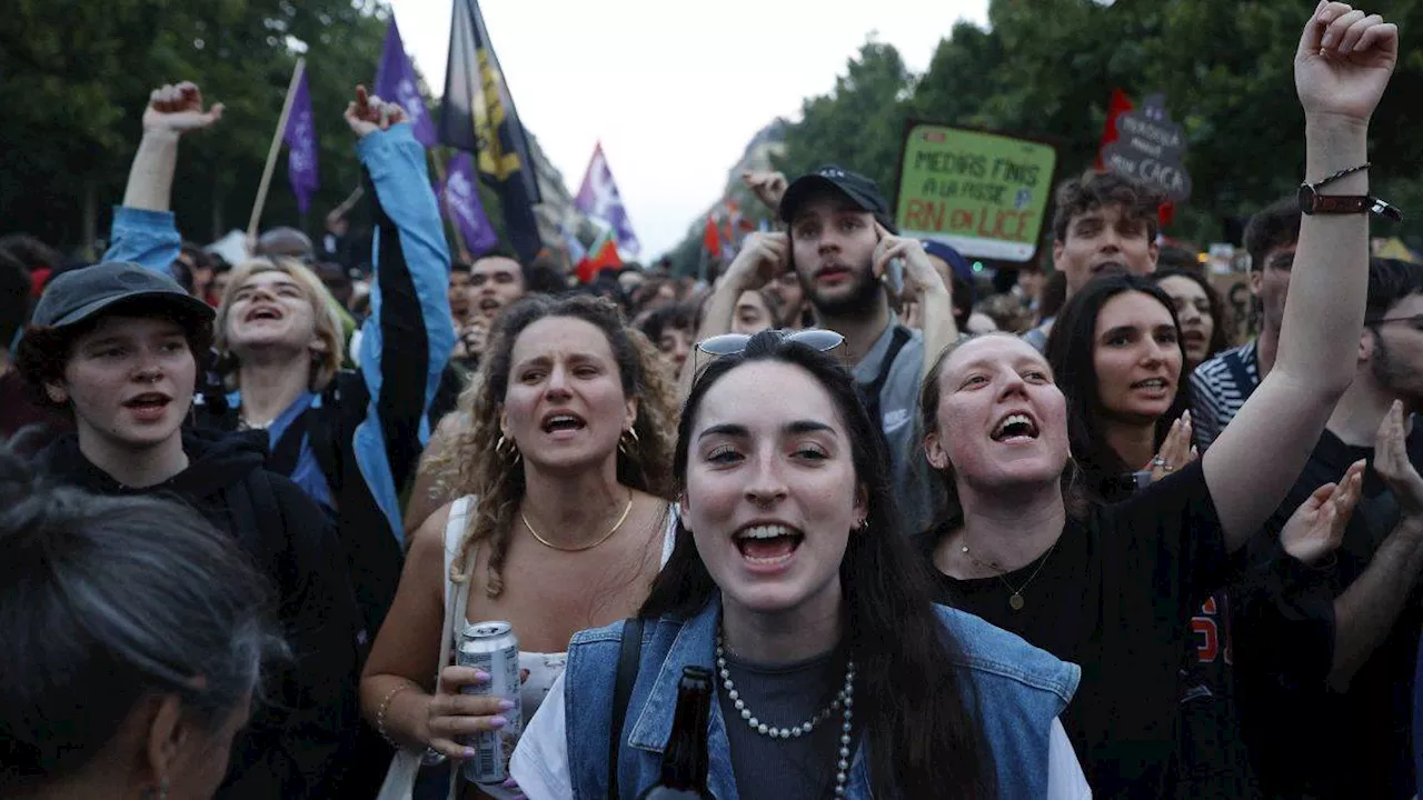 France Elections: फ्रांस संसदीय चुनाव में त्रिशंकु संसद के आसार, एग्जिट पोल में वामपंथी गठबंधन को बढ़त