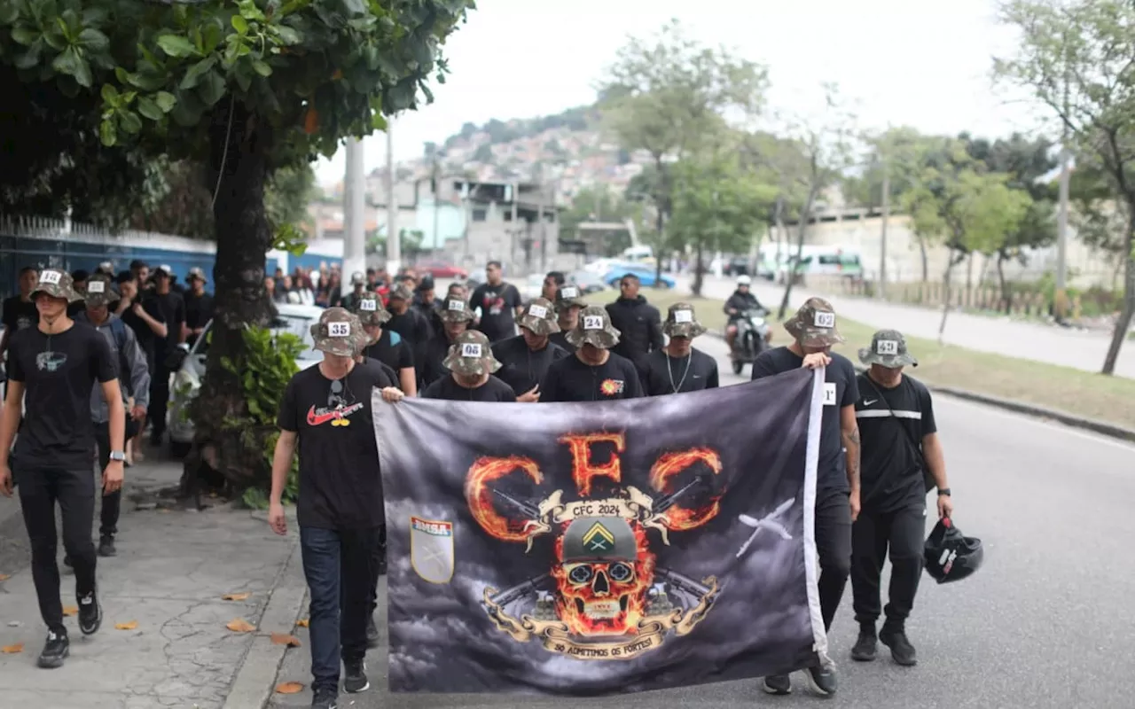 Soldado do Exército morto no Complexo da Pedreira é enterrado na Zona Norte