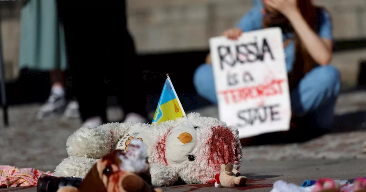 Wien: Demo gegen russischen Raketenangriff auf Kinderklinik