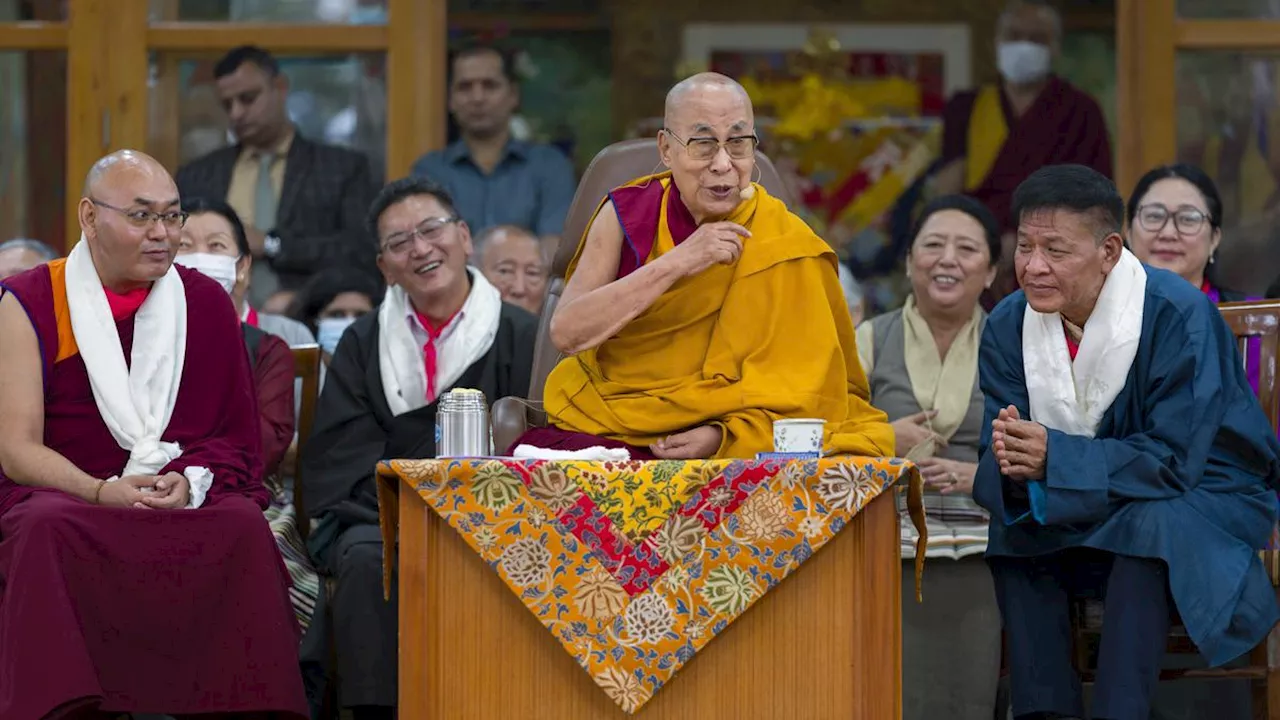 Dalai Lama Bantah Rumor Kesehatannya yang Memburuk pada Ulang Tahun ke-89