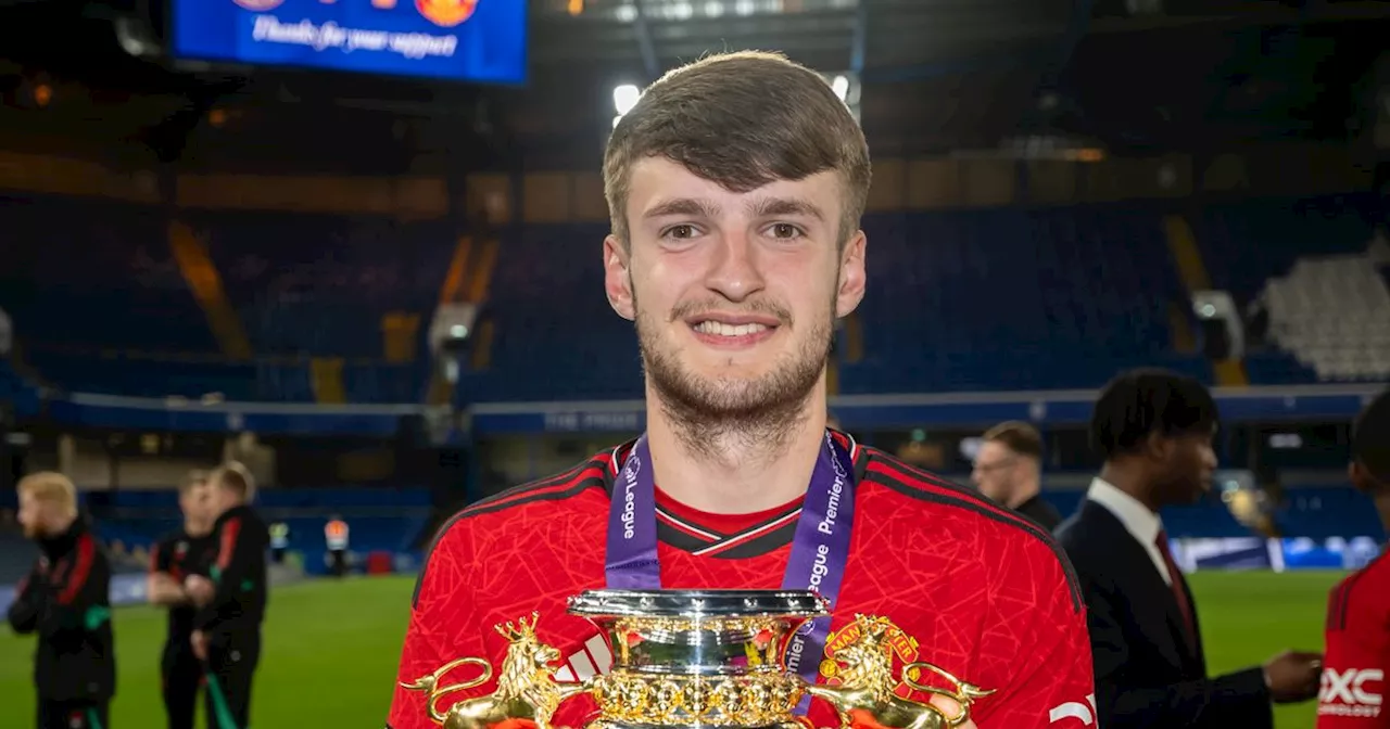 United reward young defender with first professional contract