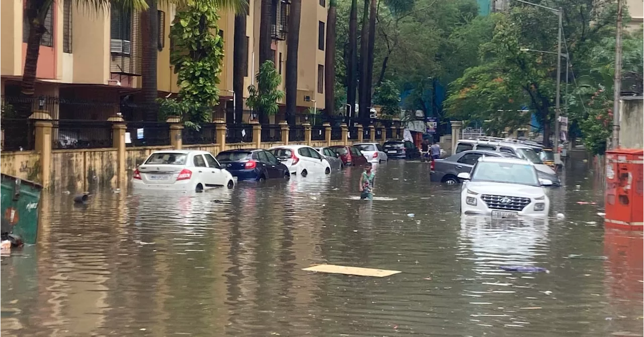 मुंबई में भारी बारिश से शहर के कई इलाकों में जलभराव, सड़कों पर भरा पानी, ट्रेनों पर भी असर