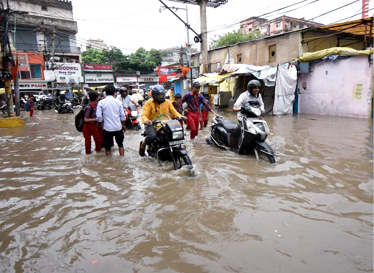 अब डराने लगी है बारिश, महाराष्&zwj;ट्र से बिहार और UP से राजस्&zwj;थान तक इन राज्&zwj;यों में आज भी भारी बारिश का अनुमान